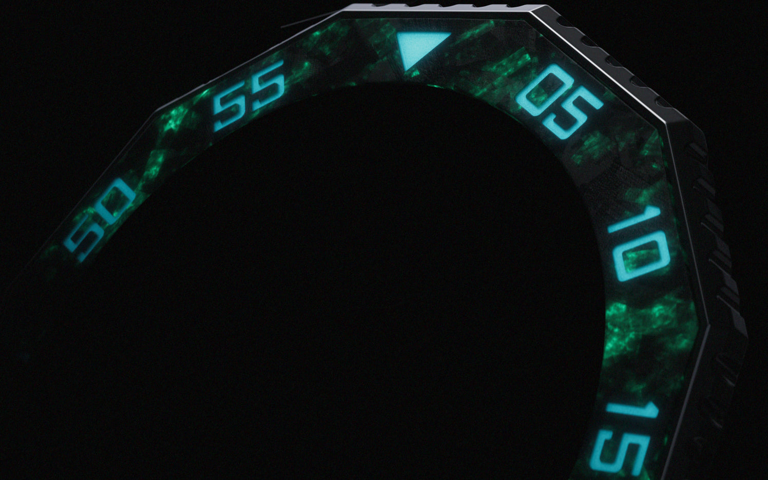 Innovación iluminadora: el bisel de fibra de carbono forjado del Aquacarbon Pro Innovación iluminadora: el bisel de fibra de carbono forjado del Aquacarbon Pro