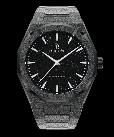 Polvo de estrellas esmerilado II Negro Paul Rich watch with frosted black case and bracelet, featuring a black aventurine dial and silver hands and hour markers.