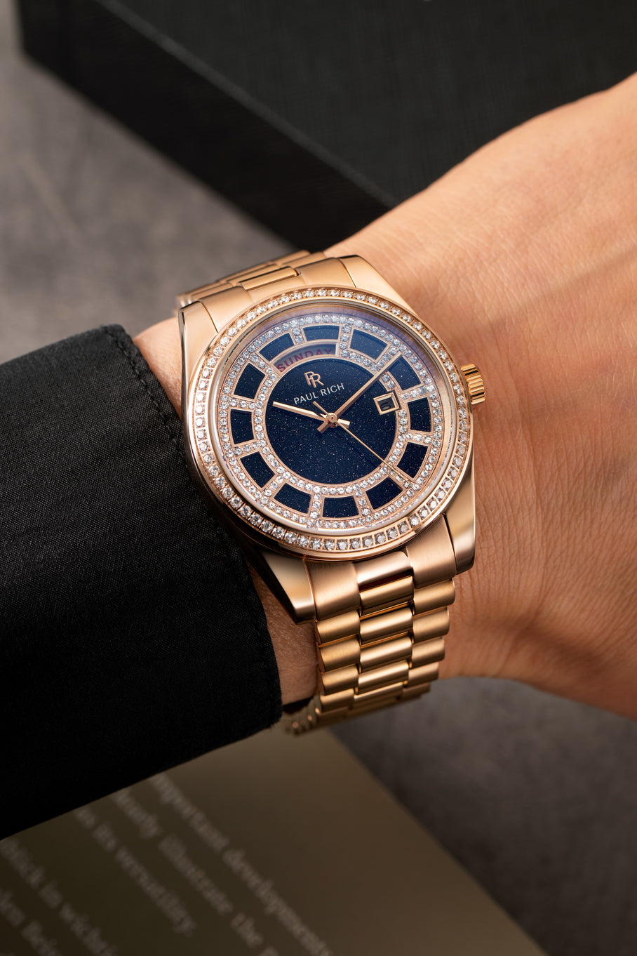 Crown Legacy Rose Gold - Aventurine Blue - On Wrist